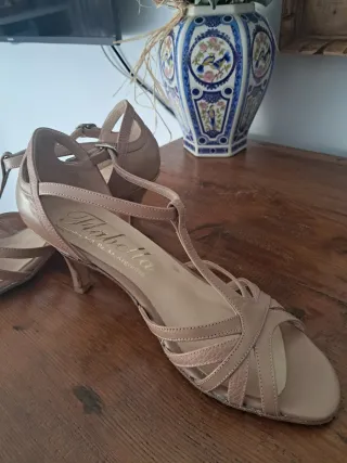 Zapatos de baile en piel color beige