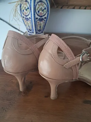 Zapatos de baile en piel color beige