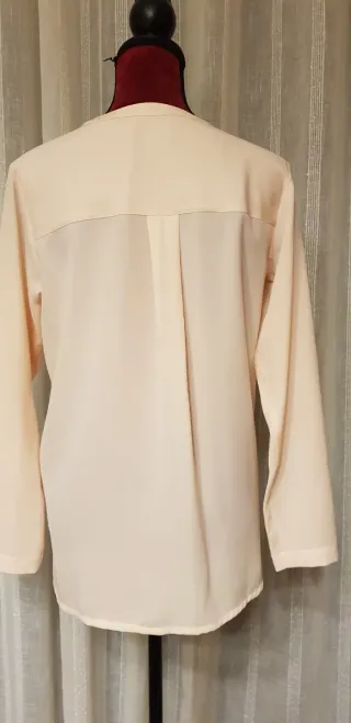 Blusa cuello pico salmón