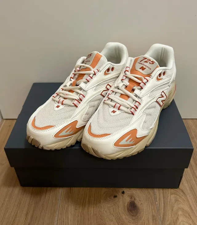 New Balance 725 Arancione