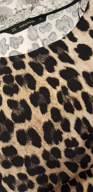 Top sin mangas Zara Basic estampado animal print