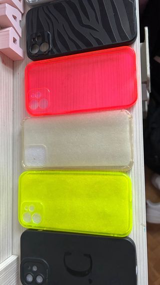 8 custodie per iPhone 12 (varie)