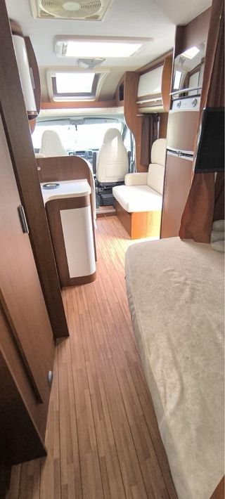 AUTOCARAVANA PERFILADA 