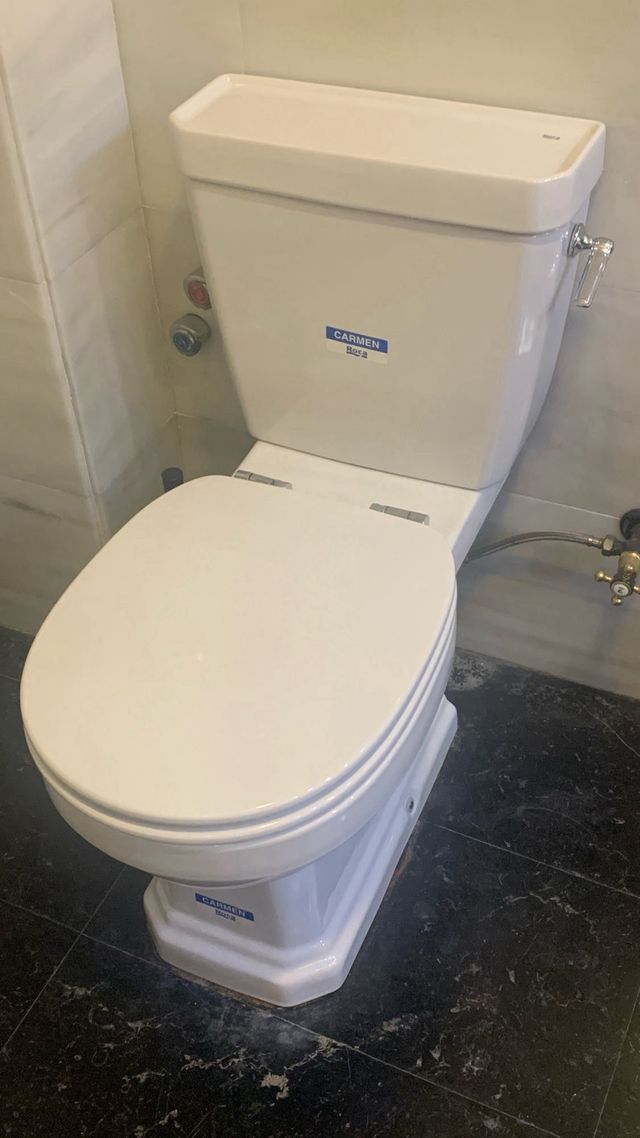 Inodoro Roca Carmen con tapa amortiguada