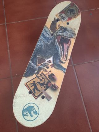 Monopatín Jurassic World (3-8años)