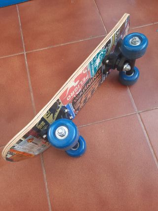 Monopatín Jurassic World (3-8años)