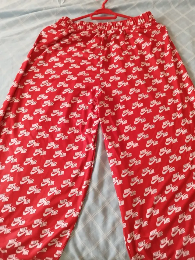 Pijama unisex Nike rojo talla única