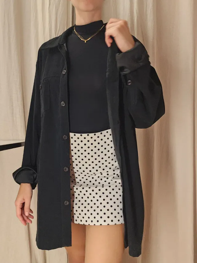 Sobrecamisa oversize negra con botones