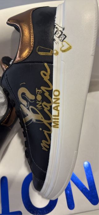 Scarpe sneakers nere e oro