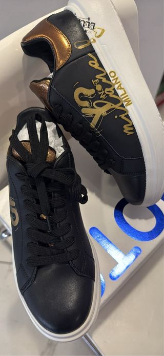 Scarpe sneakers nere e oro