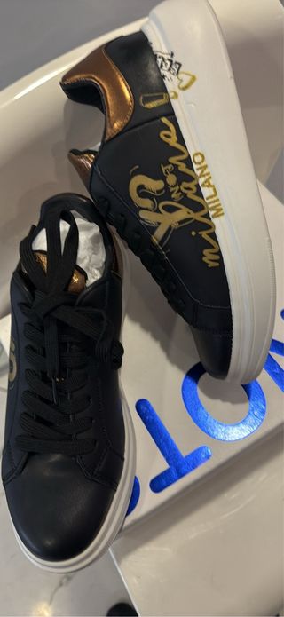 Scarpe sneakers nere e oro