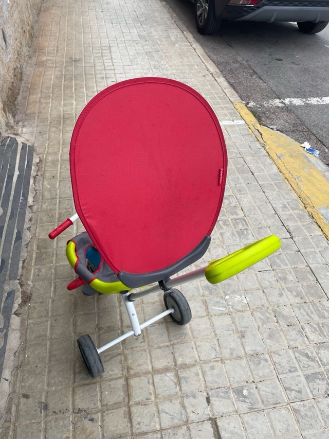 Triciclo per bambini con cappuccio e barra di sicurezza