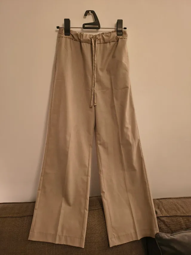 Pantalón ancho beige Mango