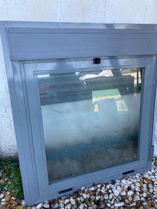Ventana de aluminio gris 105/1,15