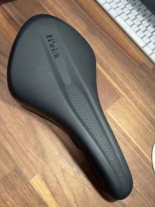 Sillín Fizik Aliante R5 Negro