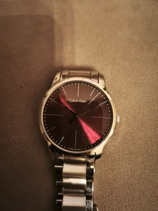 Oferta Reloj Calvin Klein Plata y Rojo