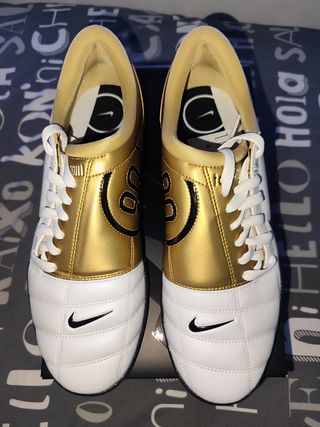 Nike Total 90 SP Oro y Blanco