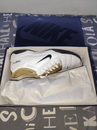 Nike Total 90 SP Oro y Blanco