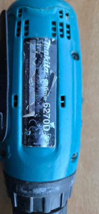 Taladro + Cargador Makita DC1414 T 