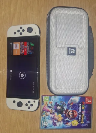 Nintendo Switch OLED bianco e grigio