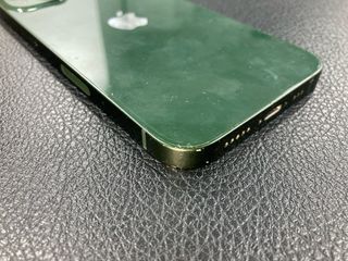 Telaio iPhone 13 verde