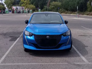 Peugeot 208 eléctrico.