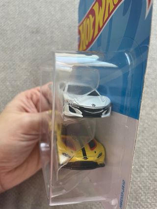 Hotwheels Honda NSX y Aston Martin