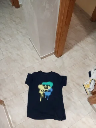 Todas tallas de camiseta a 3€ , 10 camisetas a 20€