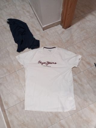 Todas tallas de camiseta a 3€ , 10 camisetas a 20€