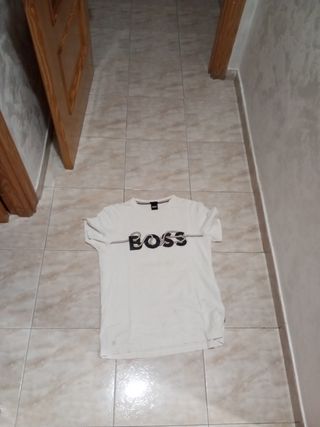 Todas tallas de camiseta a 3€ , 10 camisetas a 20€