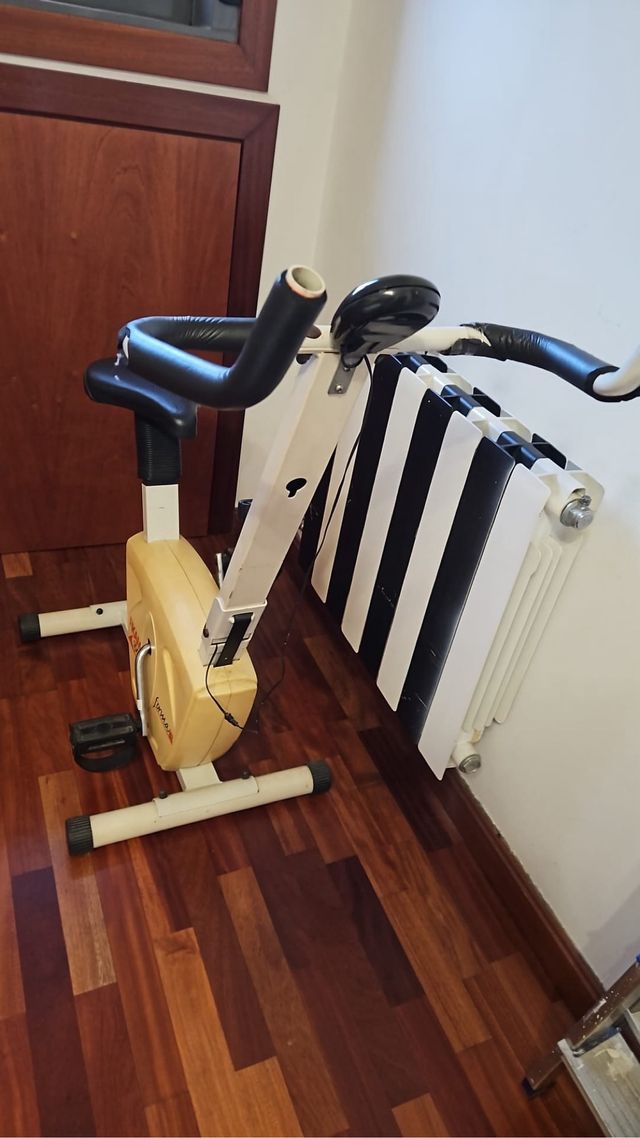 Bicicleta estática para ejercicio