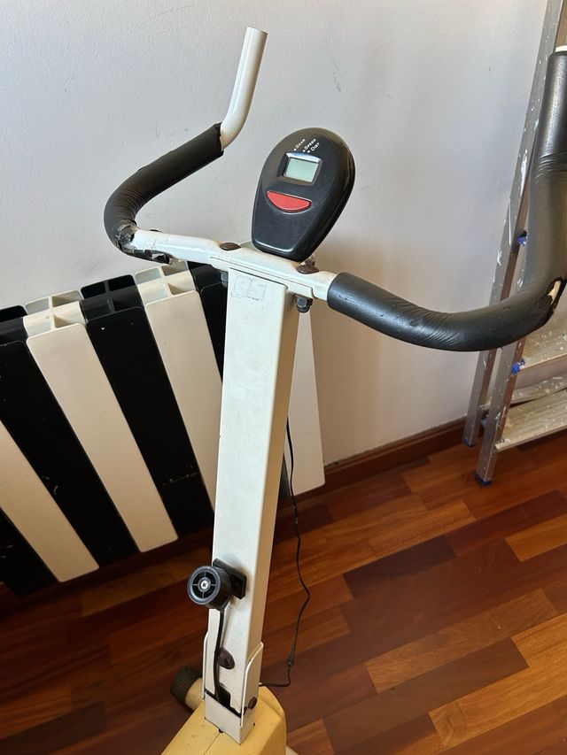 Bicicleta estática para ejercicio