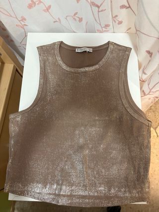 Top Stradivarius marrón brillante