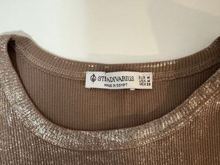 Top Stradivarius marrón brillante