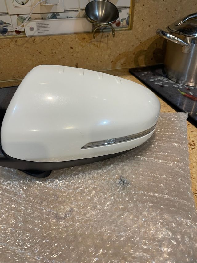 Espejo retrovisor blanco con intermitente