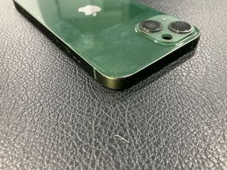 Telaio verde per iPhone 13
