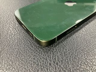 Telaio verde per iPhone 13