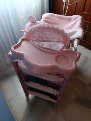 Cuna de muñecas rosa