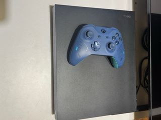 Xbox One X 1TB + Tele Haier