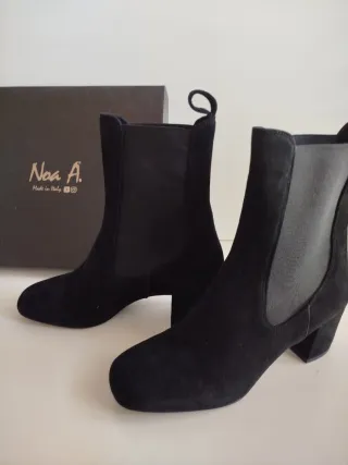 Stivaletti donna Geox pelle scamosciata neri