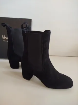 Stivaletti donna Geox pelle scamosciata neri