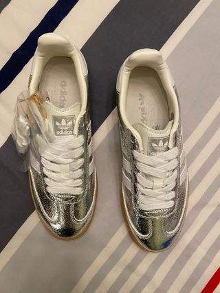 Zapatillas Adidas Mujer Plateadas/Blancas