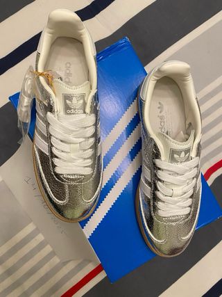 Zapatillas Adidas Mujer Plateadas/Blancas