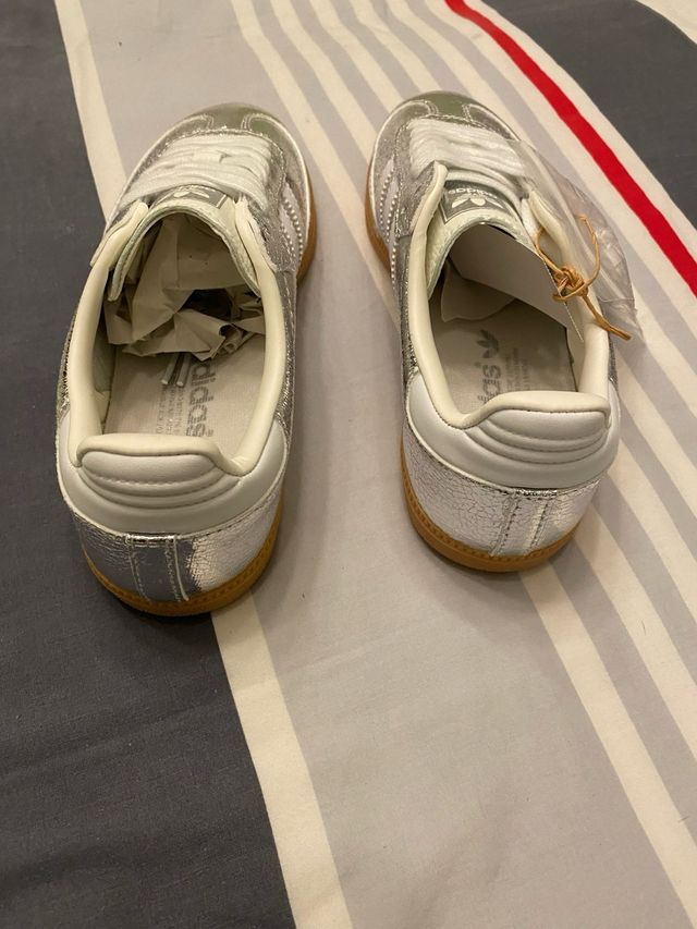 Zapatillas Adidas Mujer Plateadas/Blancas