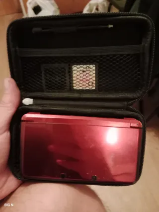 Nintendo 3DS Roja con funda lapiz y cargador 