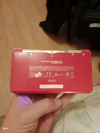 Nintendo 3DS Roja con funda lapiz y cargador 