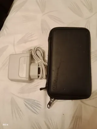 Nintendo 3DS Roja con funda lapiz y cargador 