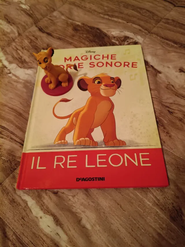 Libro Il Re Leone Disney con figure