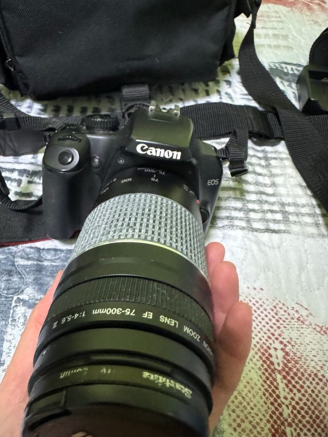 Cámara Canon EOS Zoom Lens EF 75-300mm