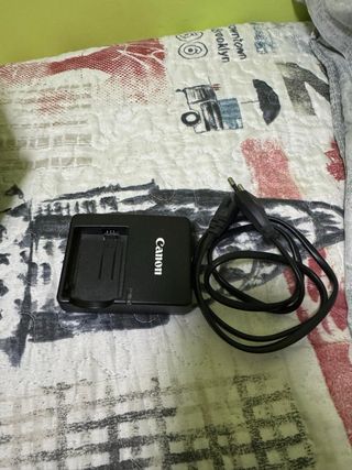 Cámara Canon EOS Zoom Lens EF 75-300mm